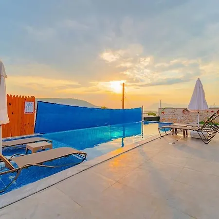 Vila Artemis Ozel Havuzlu Ve Jakuzili Kaş