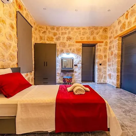 Artemis Ozel Havuzlu Ve Jakuzili Vila Kaş