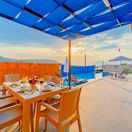 Vila Artemis Ozel Havuzlu Ve Jakuzili Kaş